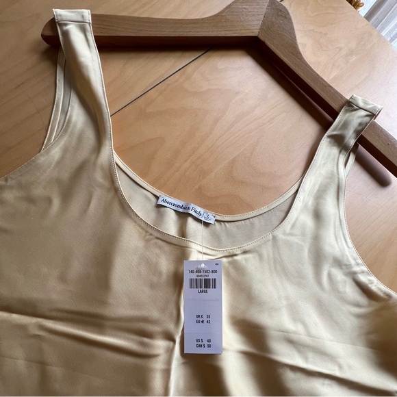 Abercrombie & Fitch Satin Scoopneck Cami in yellow BNWT - Picture 3 of 3